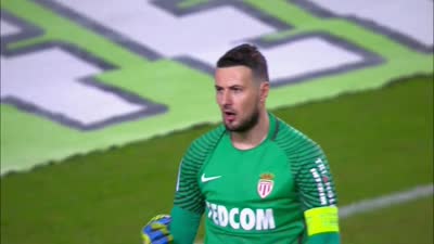 CSGO蘑菇高清画面：专业玩家是如何压制敌人的？