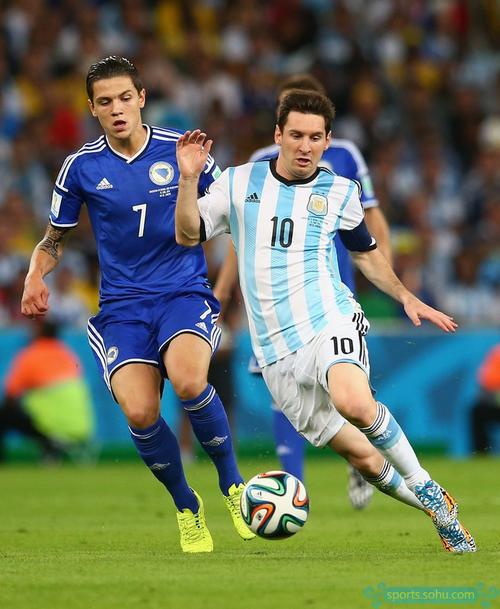 刚刚！詹姆斯的左脚啊！湖人输西部第二，东契奇38分三双