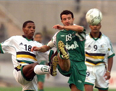 曼联球迷组织将在对富勒姆时抗议：拉特克利夫像个无能的小丑